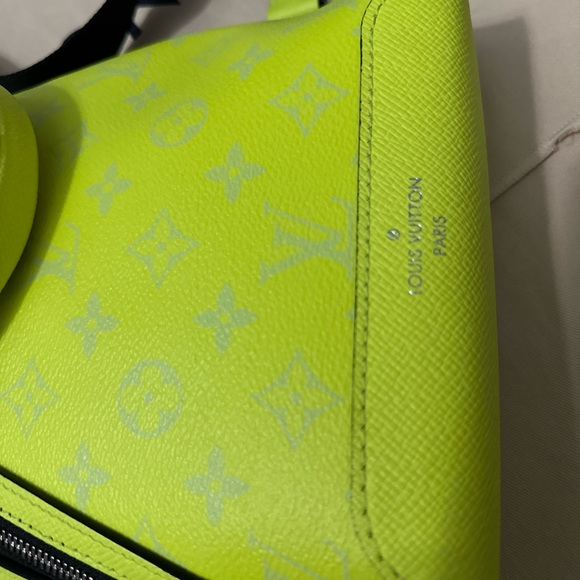 Louis Vuitton Duo Slingbag - Picture 4 of 7